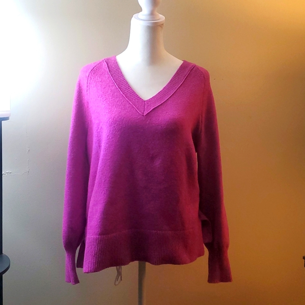 Loft, small pink V-neck Sweater